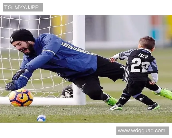 足球巨星如何在忙碌赛程中平衡家庭生活与教育孩子的秘诀